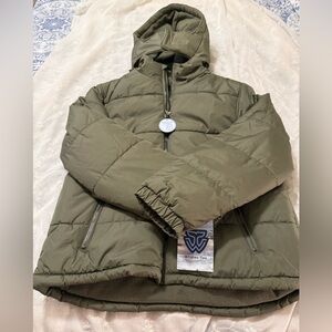 Whales Tail Boy’s Youth Olive Green Hooded Puffer Jacket , Sz large , NWT!